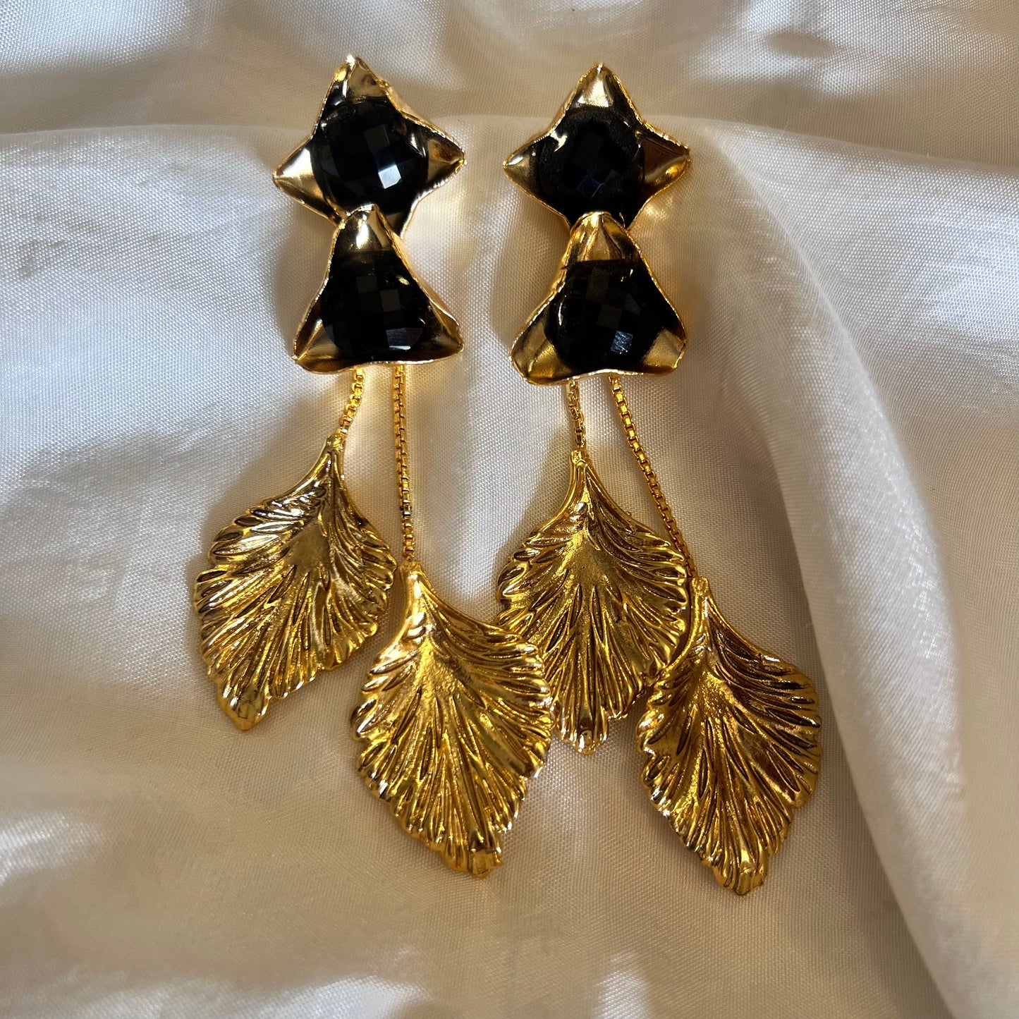 Twisted - Black Earrings
